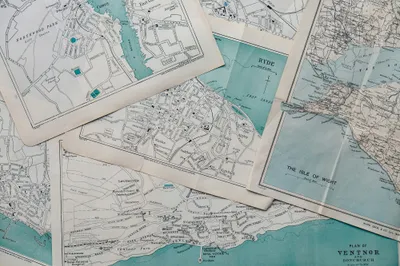 White and green state maps photo – Free Grey Image on Unsplash